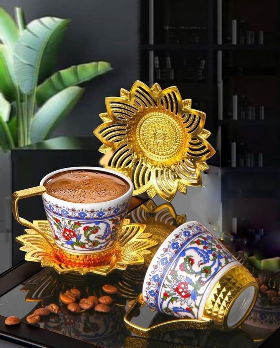 Topkapı Türk Kahvesi Fincan Seti, Çiçek Desenli Porselen, 2 Kişilik, Altın ve Gümüş Çiçek Motifli Döküm Metal Tabaklı, Geleneksel Tasarım (Gold)