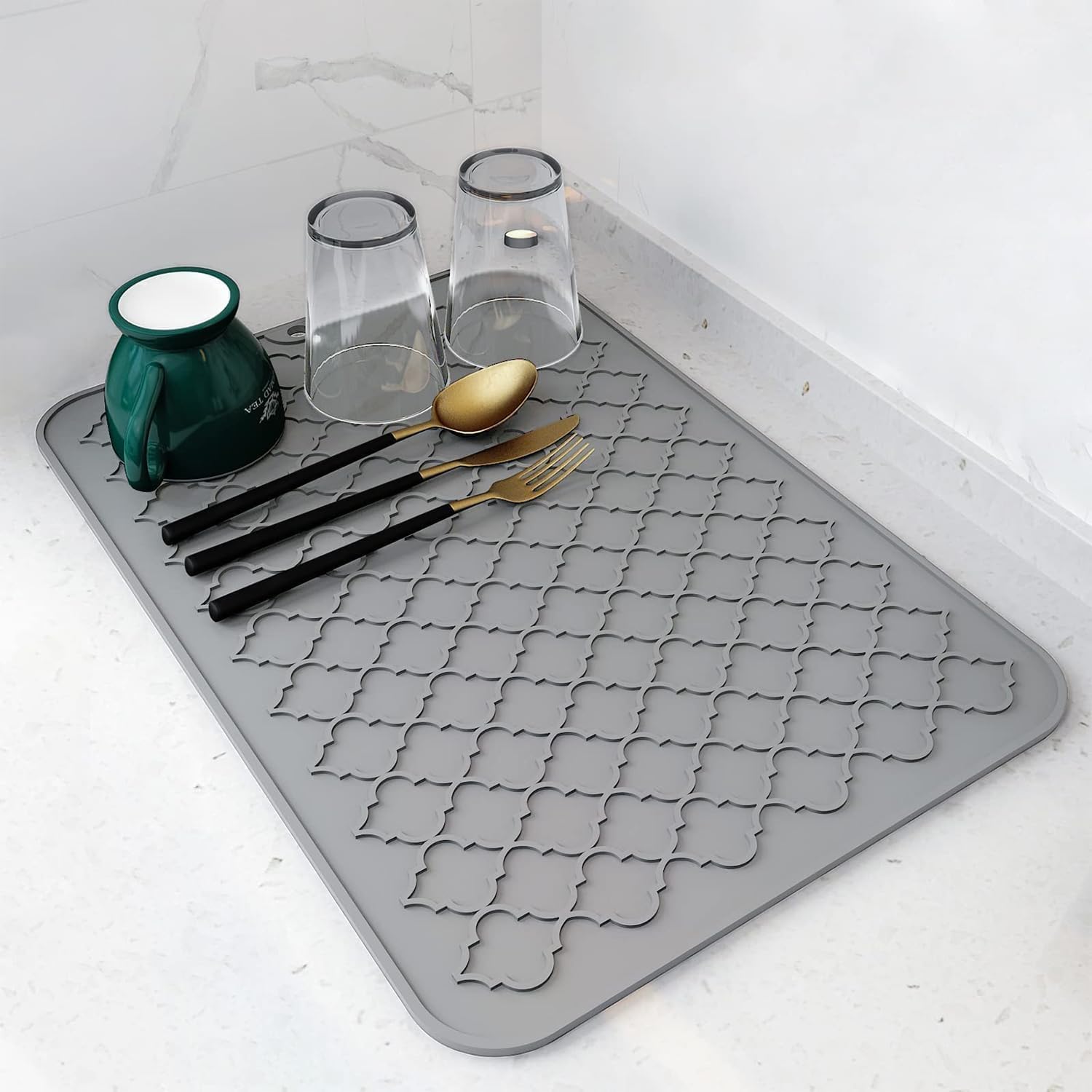 Silikon bulaşık kurutma matı, Kaymaz ve Kolay Temizlenebilir Silikon Mat, Isıya Dayanıklı, Bulaşıklar ve Tezgah Üstü İçin, Buzdolabı Çekmece Astarı (Gri 40x30cm)
