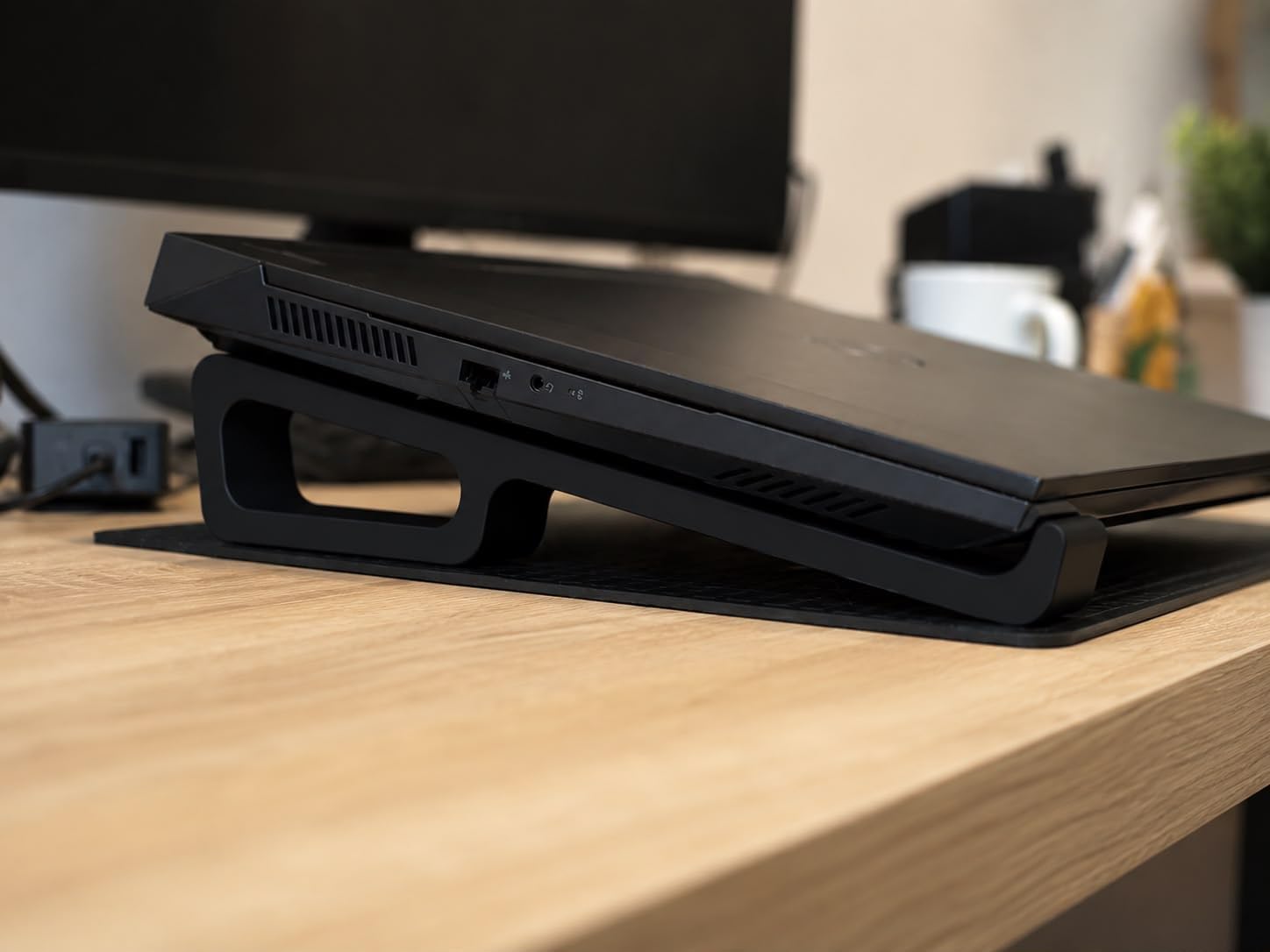 Laptop Yükseltici Stand – Ergonomik Notebook Standı, Hava Akışını Destekleyen Tasarım