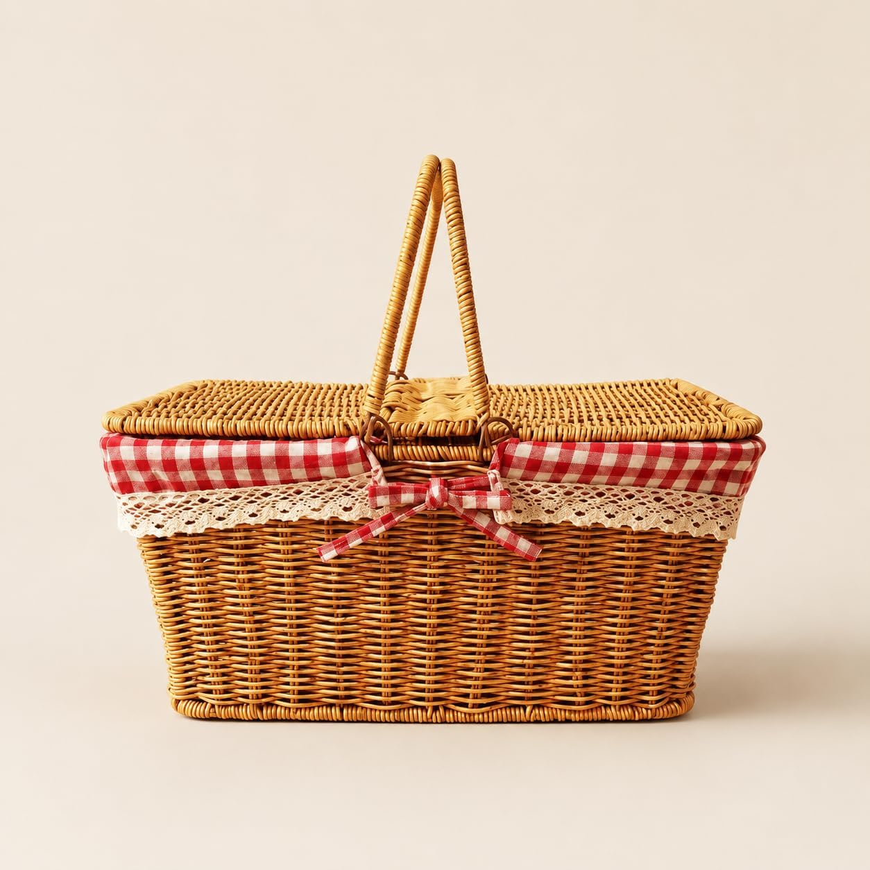 Hasır Piknik Sepeti, Kırmızı Ekoseli ve Dantelli Kapaklı Taşıma Sepeti, 39x27x18 cm Ahşap Görünümlü Piknik Çantası, Kahvaltı, Kamp, Bahçe ve Outdoor Kullanım İçin