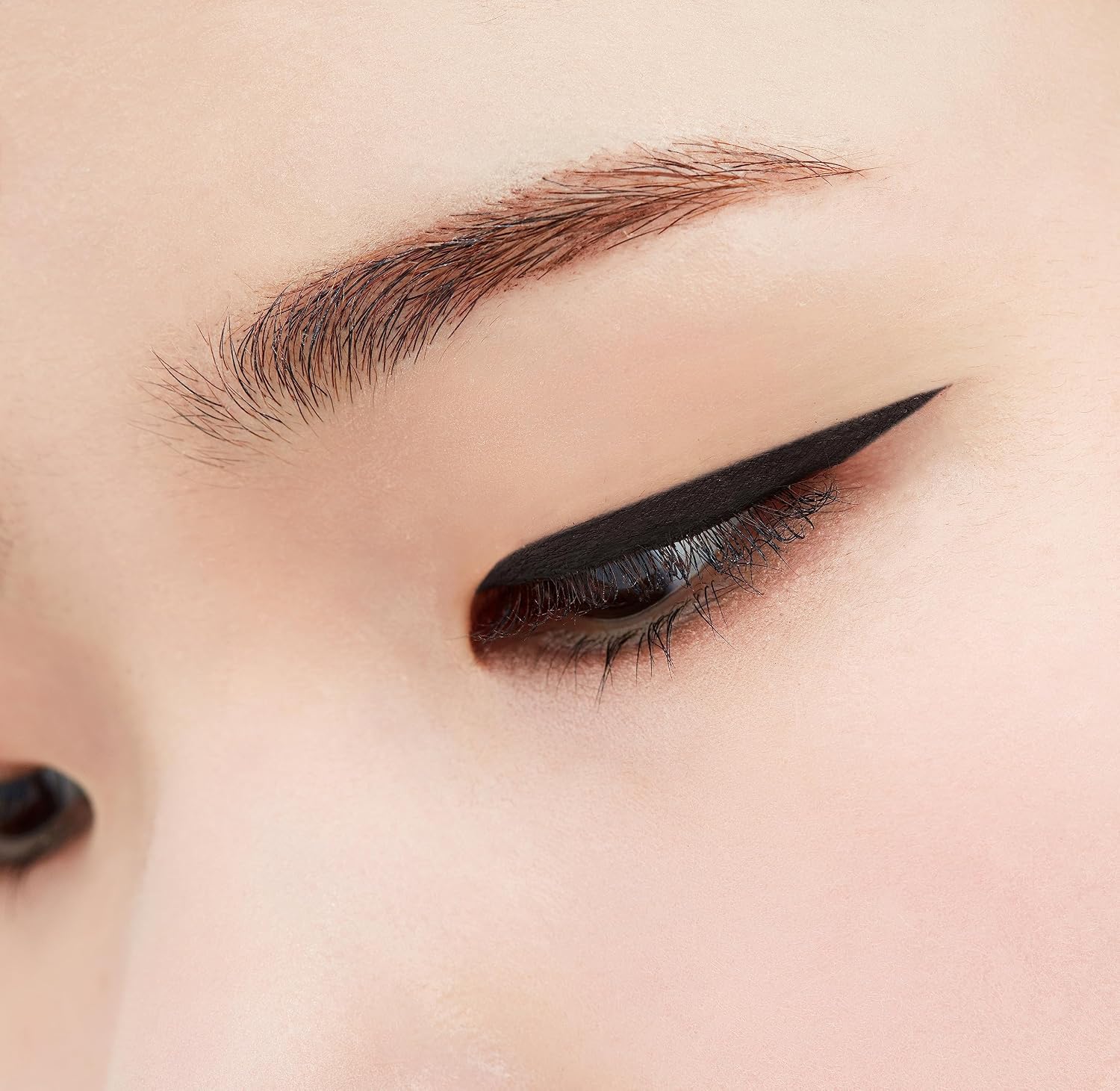 Suya Dayanıklı, İnce Uçlu Eyeliner Sharp So Simple Waterproof Pen Liner (01 Black)