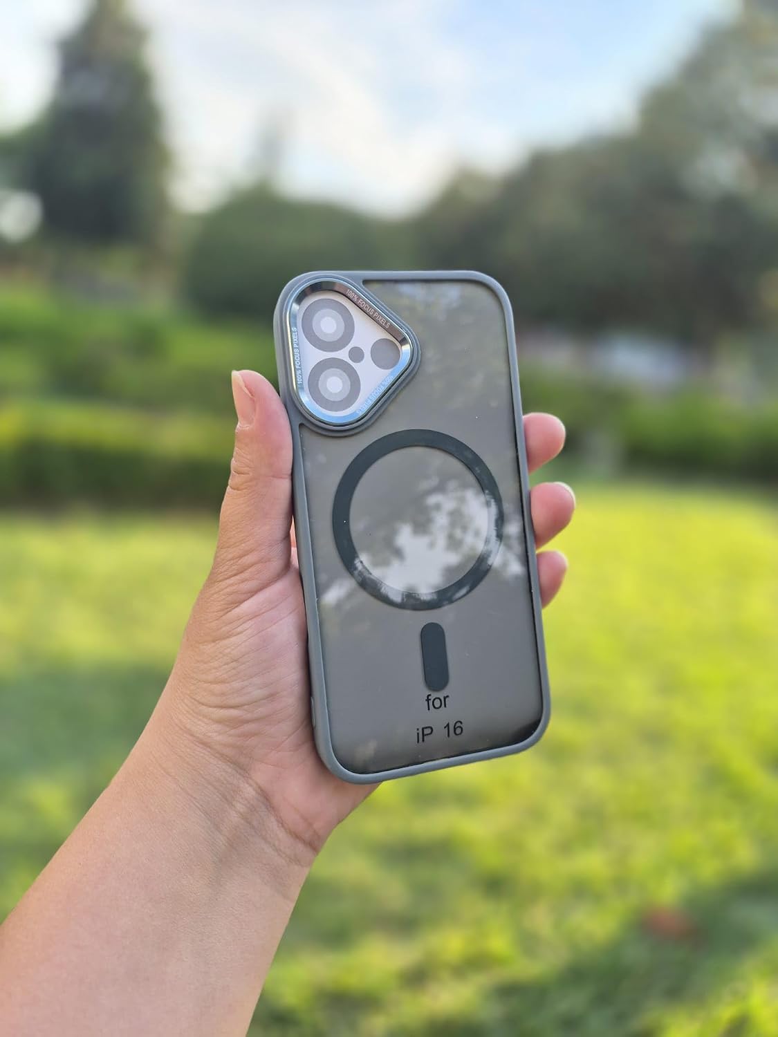 iPhone 16 için MagneticSafe ile Uyumlu Focus07 Serisi Polikarbonat Kenarları Silikon ve Köşeleri Güçlendirilmiş TPU Focus Kılıf Gri