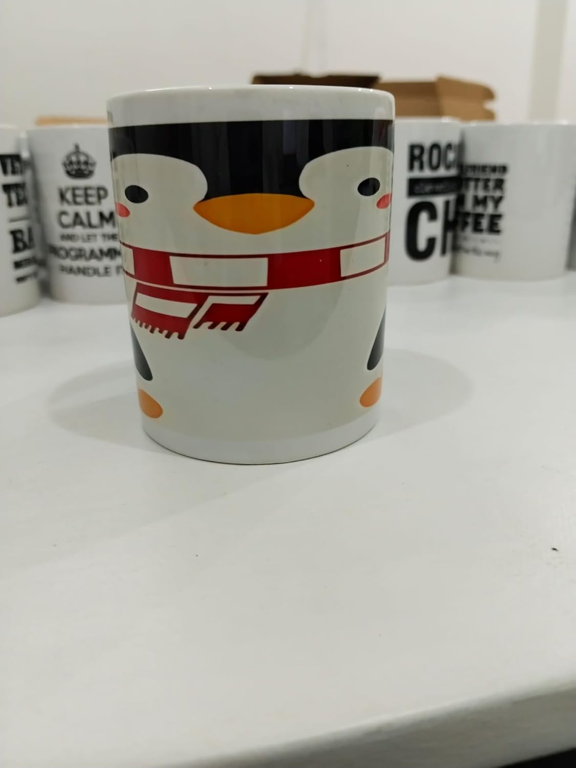 Penguen Kupa - Sevimli Atkılı Penguen Seramik Bardak Eğlenceli Hediye 325ml