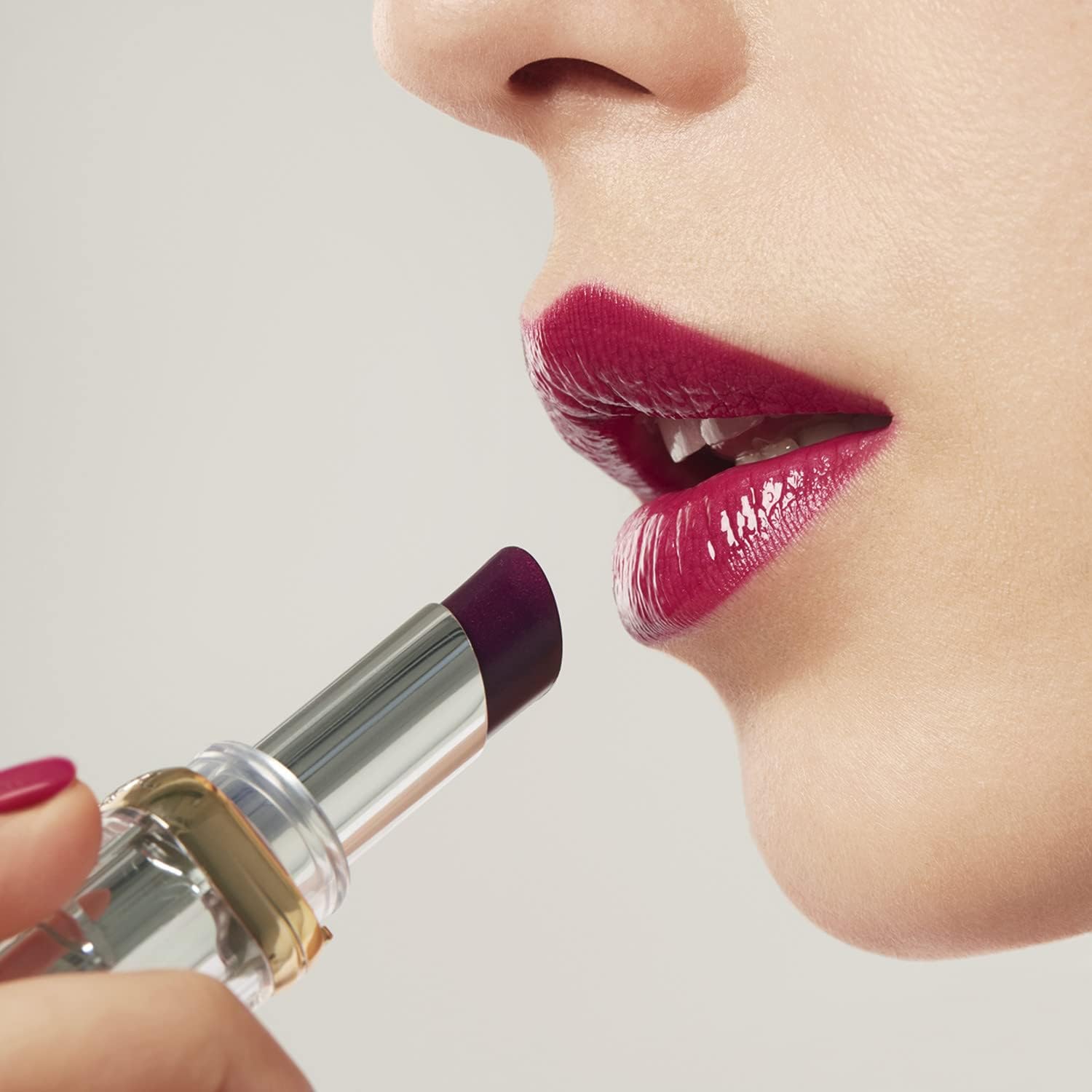 L'Oréal Paris Color Riche Shine Ruj 466 Beauty Queen, Mor