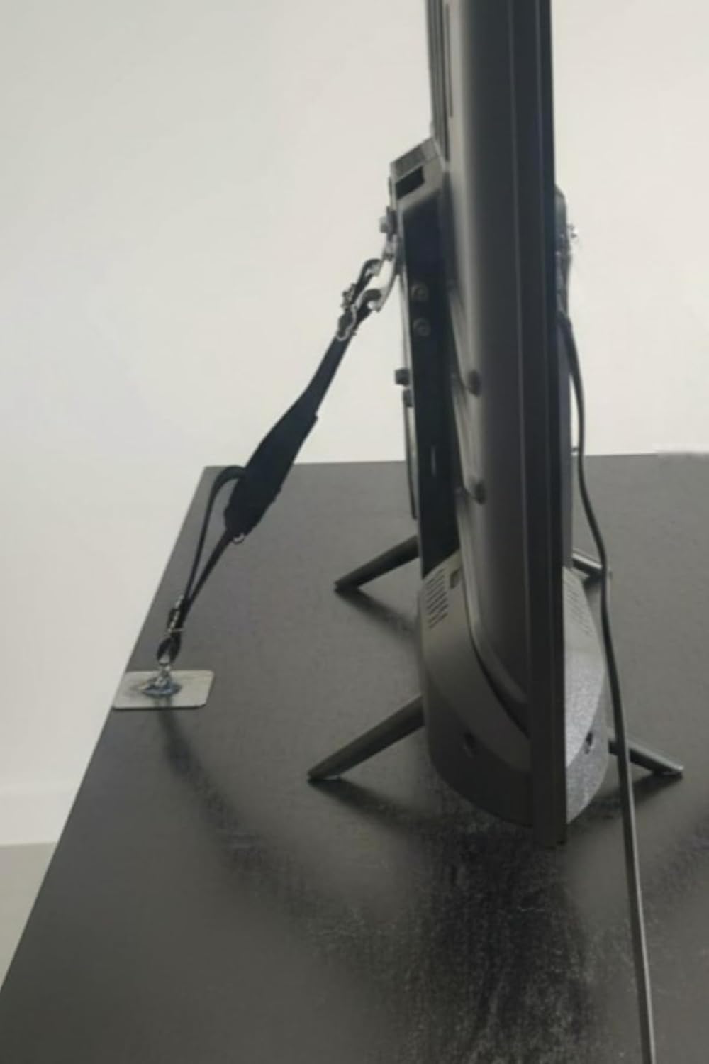 Y Tipi Metal Tokalı Mobilyaya Kendinden Yapışkanlı Led LCD Plazma TV Televizyon Askısı Sabitleme Çoçuk Deprem Koruma Güvenlik Kemeri