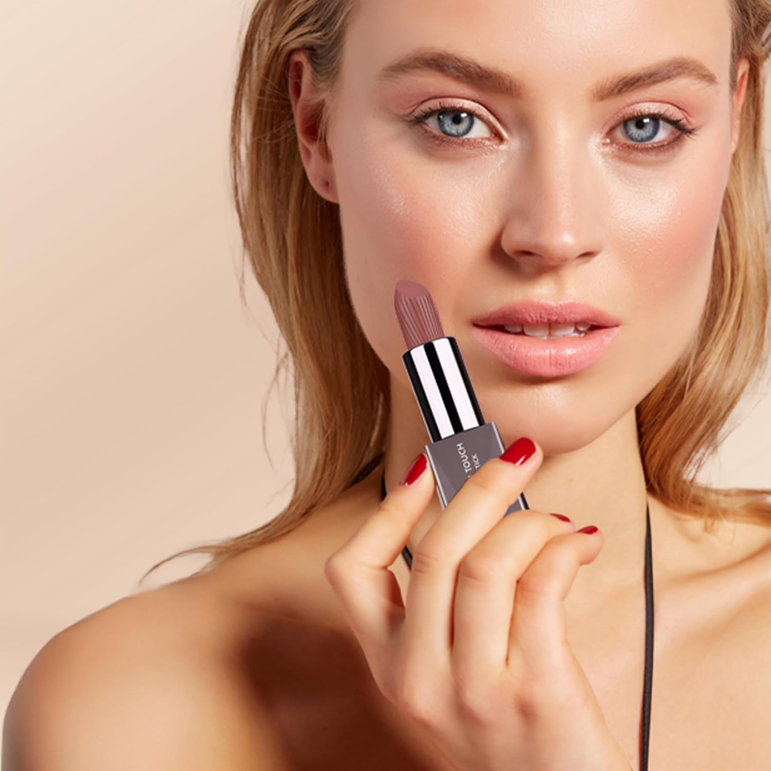 Uzun Süre Kalıcı Nemlendirici Pürüzsüz Etkili Yarı Mat Ruj Satin Touch Lipstick 816 Geniue Pink