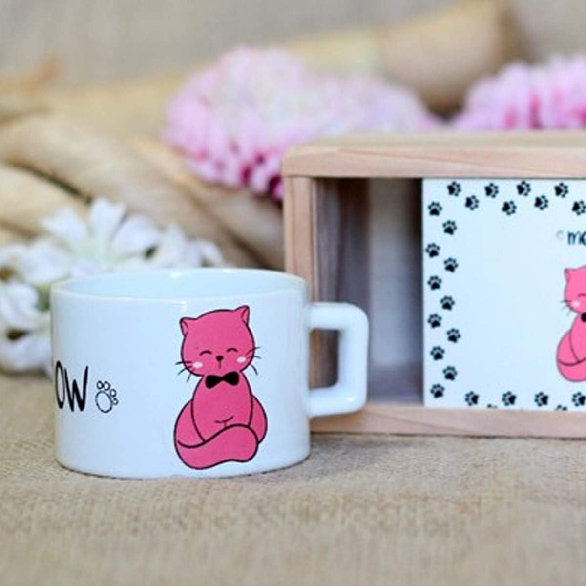 Ahşap Kutusunda Sevimli Kedi Kupa Bardak