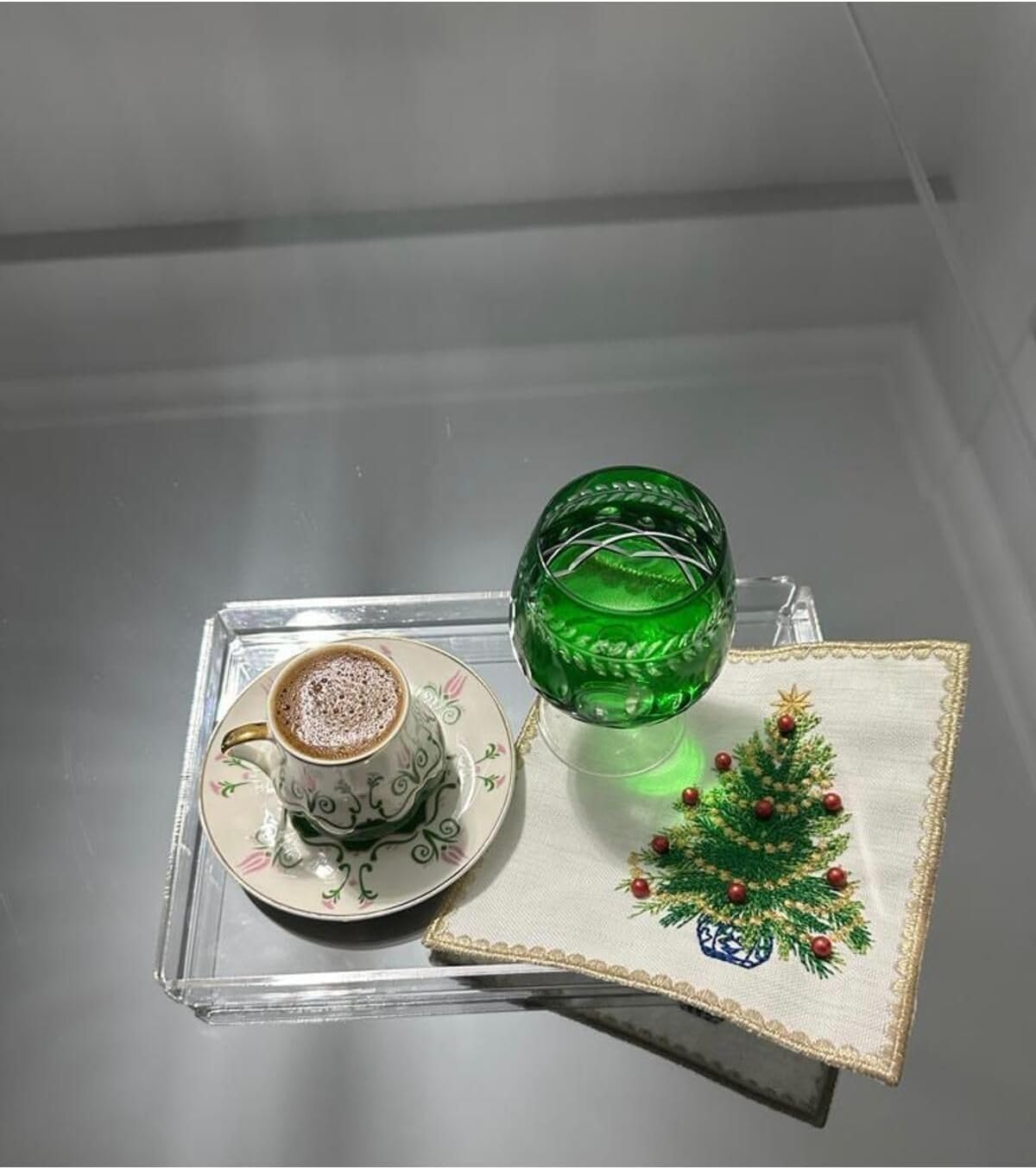 Linda Mia Boncuklu Yılbaşı Ağacı Kahve Fincanı Altlığı - 1 Adet Yeni Yıl Kokteyl Peçetesi