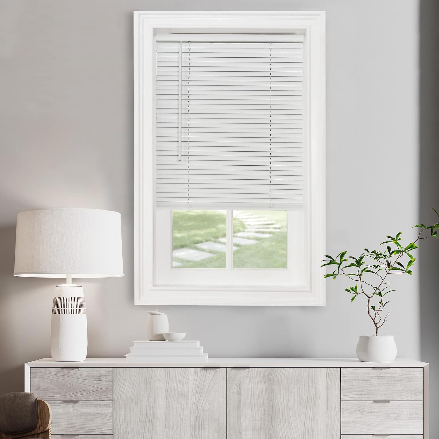 Akülü Işık Filtreleme Mini Stor Perde - 18 inç Genişlik, 100 cm Uzunluk, 2,5 cm Çıta Boyutu - İnci Beyazı - Akülü GII Morningstar Yatay Pencere Panjurları Home Decor tarafından