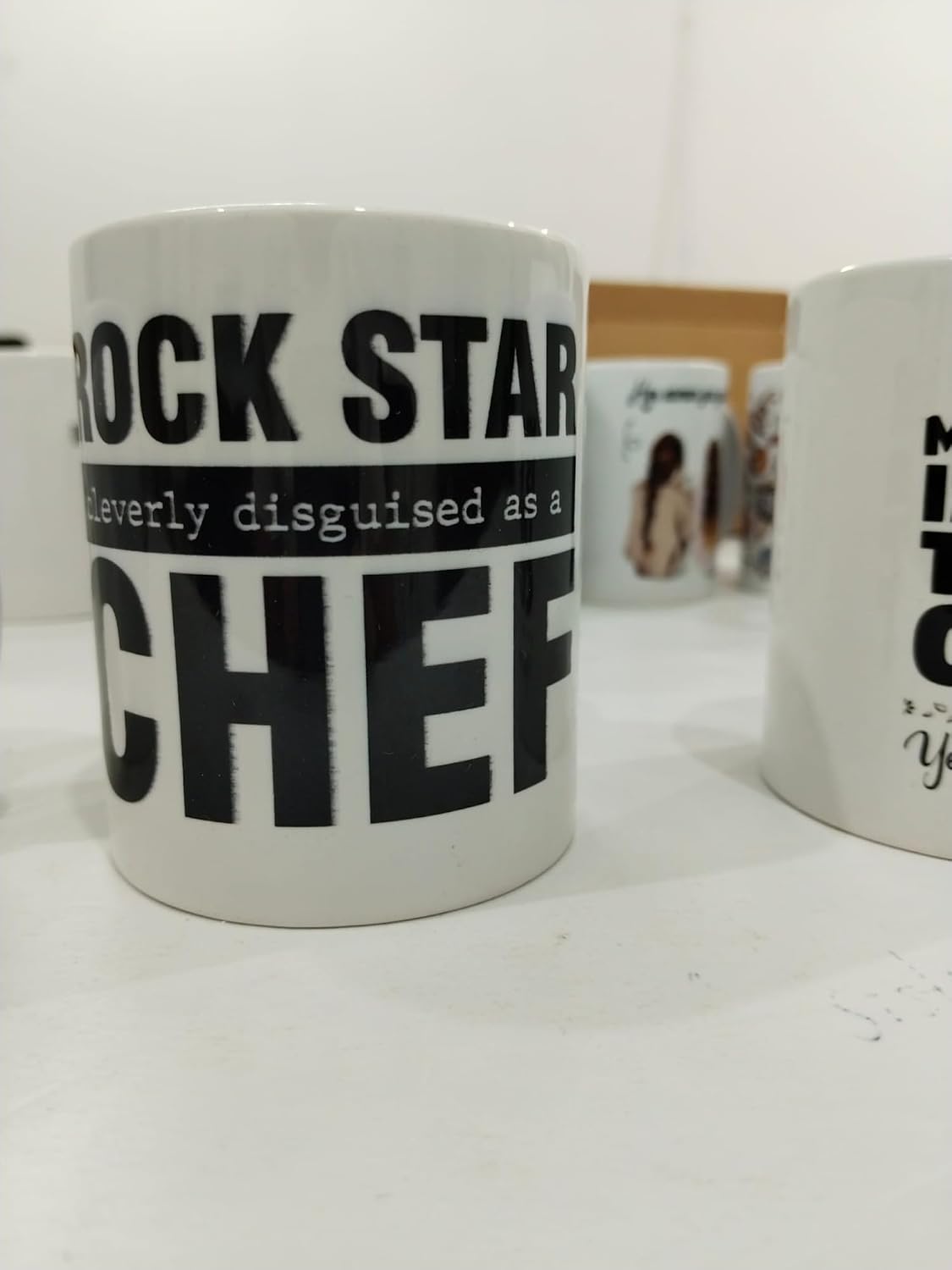 Rock Star Disguised As Chef Kupa - Şef Komik Seramik Bardak Mutfak Hediyesi 325ml