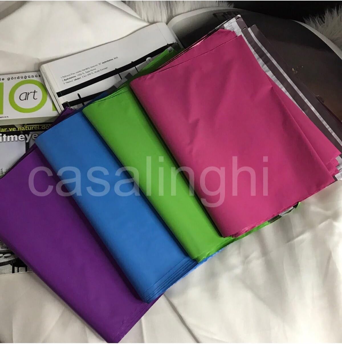 Renkli Kargo Poşeti Hediye Poşeti 4 Adet 24x30+5 cm – Kendinden Yapışkanlı Küçük Boy Kargo Zarfı, E-ticaret ve Butik Gönderi Poşeti Hediye Poşeti (Karışık Renk)