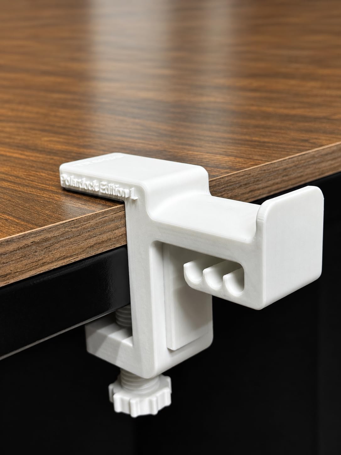 Beyaz Premium Asılabilir Kulaklık Standı-Kalın Masalar İçin İdeal, Sağlam Kaydırmaz Keçeli, Ergonomik Masaüstü Askı, Polardock Edition Long