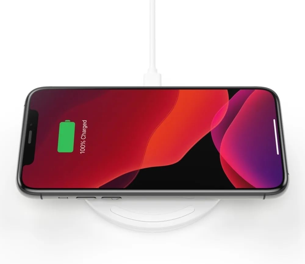 BoostCharge 10 W, iPhone 15, 14, 13, 12, SE, 11, XS, XR, X,8, Samsung Galaxy, Google Pixel uyumlu Hızlı Kablosuz Şarj Cihazı, Beyaz, WIA001vfWH