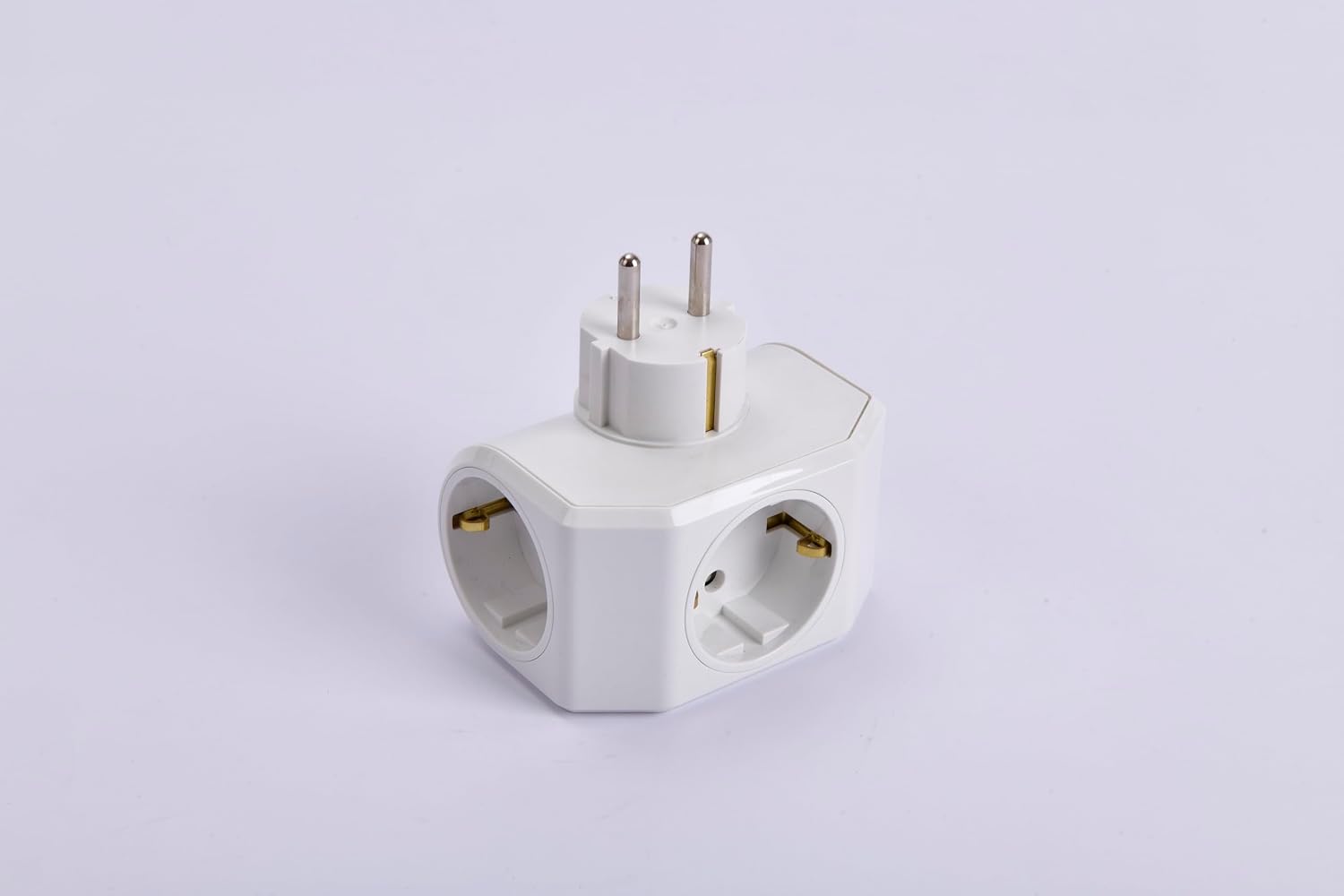 Viko Yonca Plus Beyaz Üçlü Topraklı Priz Çarpma Karşıtı