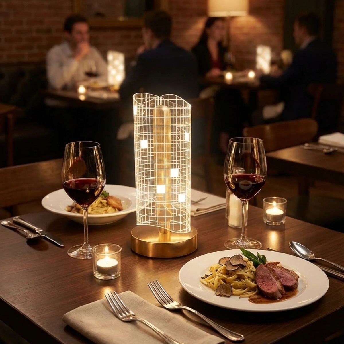 Dalgalı Silindirik Kristal Kareli Model LED Masa Lambası – Gold Tabanlı, Dokunmatik, 3 Renk Işık Modlu, Şarjlı Modern Dekoratif Gece Lambası